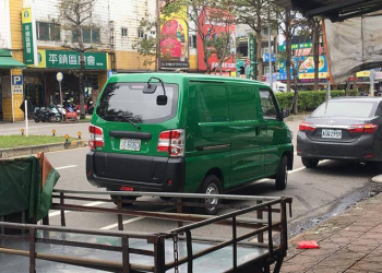 政府錢太多？160萬的電動Veryca郵務車上路