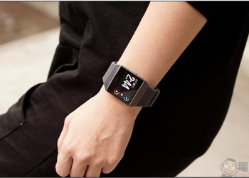 Fitbit Ionic 開箱試用心得，裝進運動與各種實用功能的小幫手