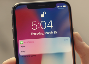 Apple iPhone X 最新廣告展現 FaceID 功能 ，意外曝光 iOS 11 顯示 Bug 瞬間