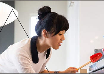 不讓 Sony 專美於前，Bose 在日也推出 掛頸式無線喇叭 SOUNDWEAR COMPANION SPEAKER