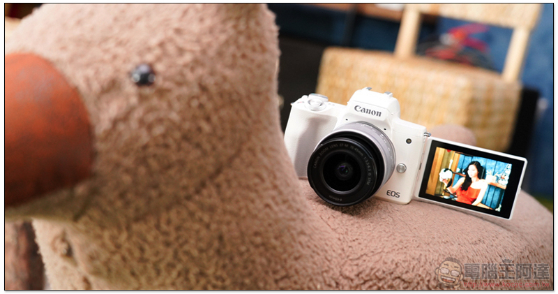 Vlogger 注意！搭載全翻轉螢幕的 Canon EOS M50 無反相機在台登場