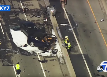 官方確認 Model X 死亡車禍 時，有啟動自動駕駛模式