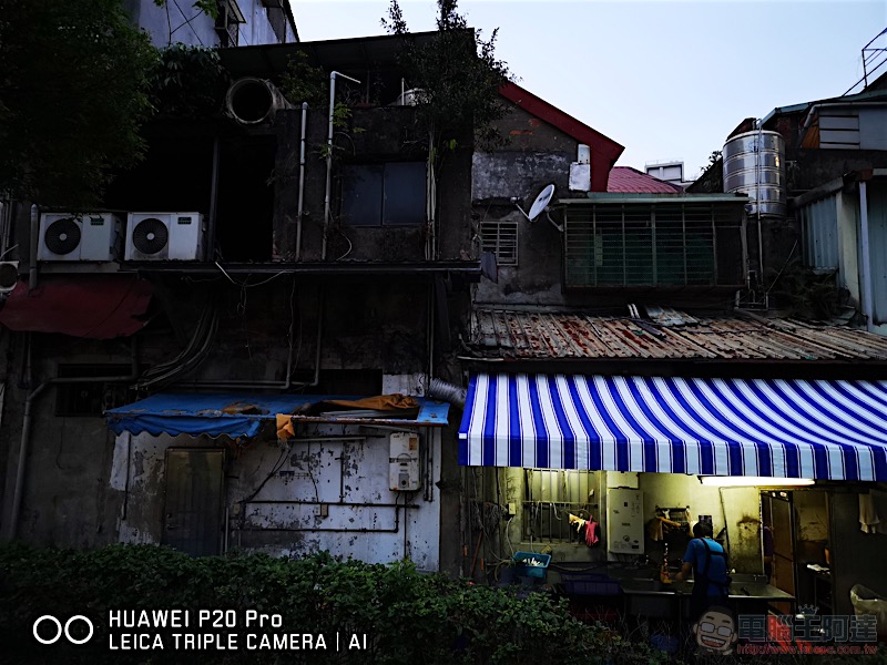 HUAWEI P20 Pro 開箱 、評測、評價：勾動攝影魂的美型旗艦 - 電腦王阿達