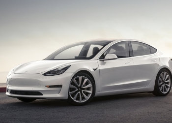 TESLA Model 3 四輪驅動版售價等資訊曝光