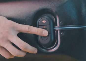 小米有品商城推出「 90分智能旅行箱 」，支援指紋解鎖功能