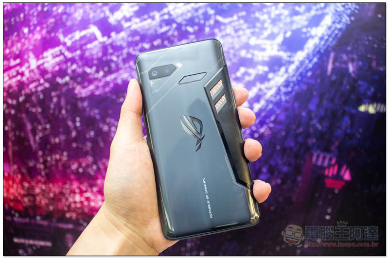 電競手機再進化！官方揭露 Razer Phone 2 開發消息 - 電腦王阿達
