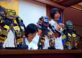 無限睿智捐贈百台「超級安東尼」 STEM 繁星100計畫開跑 - 電腦王阿達