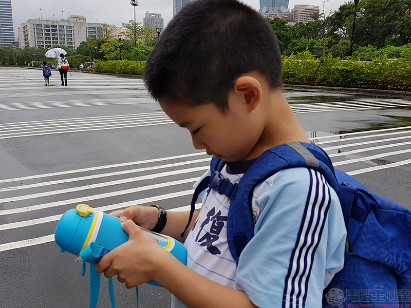 新一代 Gululu Talk 水精靈兒童智能水壺 ， 養成喝水好習慣還能聽故事 - 電腦王阿達