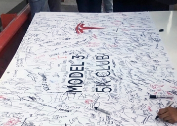 Tesla 千辛萬苦終於達成 Model 3 的週產量目標 ！（雖然晚了幾小時）