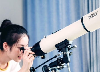 小米生態鏈極蜂天文望遠鏡 發表，可連接手機進行拍攝