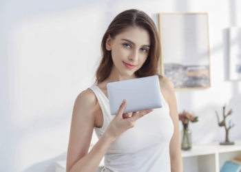 GPD Pocket2 新一代迷你口袋型電腦即將開賣！效能提升、更輕薄更方便攜帶 - 電腦王阿達