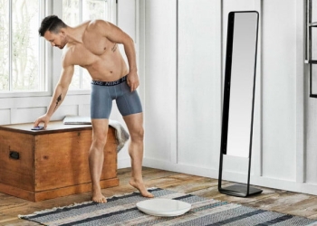 最大的自拍裝置 Naked 智慧全身鏡， 藉由 3D 掃描分析你的體態