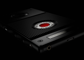 RED首款智慧型手機Hydrogen One終於確定11月供貨，開發者將會更早拿到