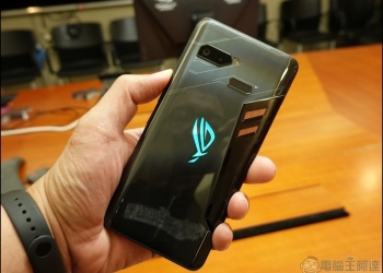 ROG PHONE 現身！為電競而生，史上最多配件的變態級旗艦 - 電腦王阿達