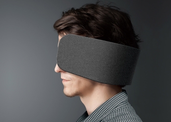 Panasonic 旗下公司推出「馬眼罩」內建藍牙耳機，提升工作專注力