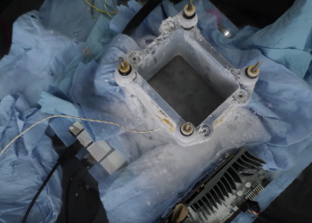 國外極限超頻神人 把 i9-9900K 全核時脈提升到 7.6GHz 的恐怖世界紀錄 - 電腦王阿達