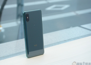 小米 MIX 3 實機上手動眼看，手感更優的滑蓋設計非常實用