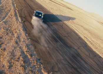 Tesla Model 3 新增「賽道模式」 ，賽道成績勝過 Ferrari 458 Italia