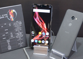 全球最輕 6 吋 OLED 手機 SHARP AQUOS ZERO 在台登場， 12 月底開始預購