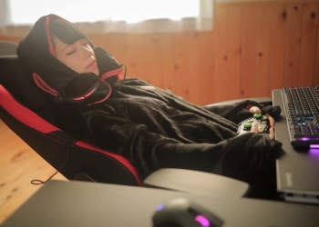 專為遊戲玩家打造 超懶人又機能的保暖衣 4G - 電腦王阿達