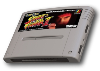 《 快打旋風2 》卡匣風行動電源 再現懷舊遊戲風