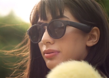 附帶喇叭的太陽眼鏡 Bose Frame ，不只可以聽音樂還能接聽電話與呼叫語音助理