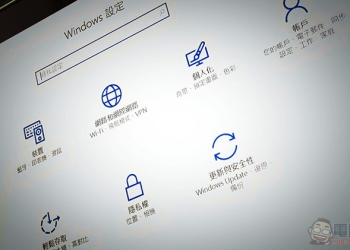 按下 Windows「檢查更新」按鈕 記得看清楚，因為它會依「時機」推給你非正式版更新（驚）