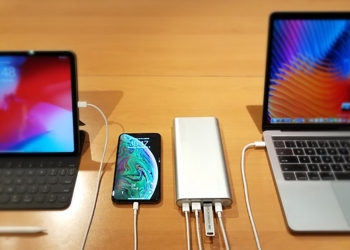 AlsterPlus 27000mAh 超強大電量行動電源 ： 雙 100W USB-C 輸出、雙 USB-A 輸出