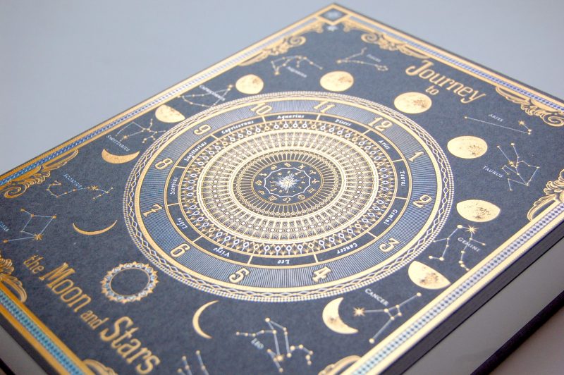 2公斤重箔押加工魔法書 「 魔導書 月讀時計 」數量限定販售 - 電腦王阿達