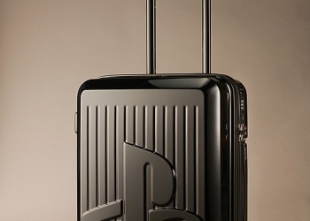 GSC推出「 PlayStation 標誌印象行李箱 」預購價為新台幣 5240 元