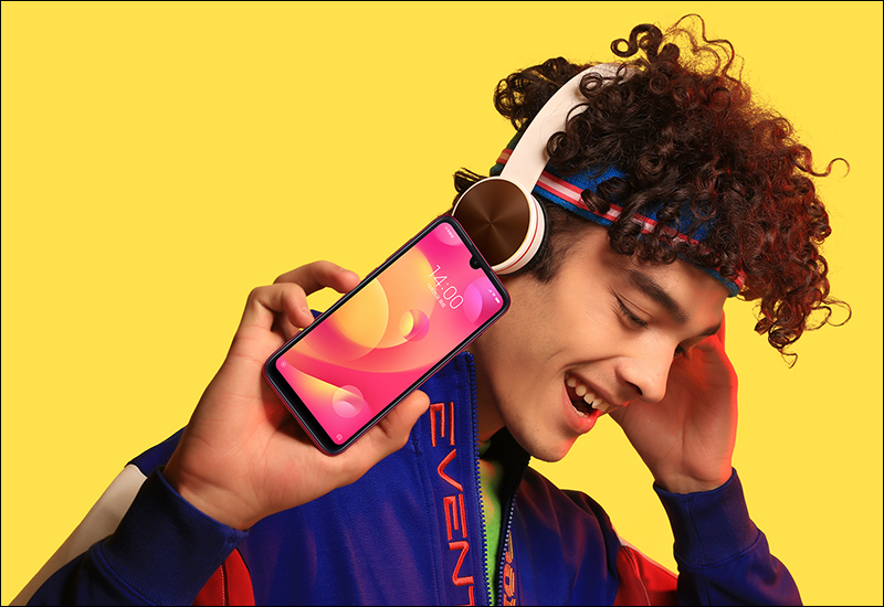 小米 Play 正式發表：自帶 10GB 上網流量、首搭載 MTK Helio P35 處理器 - 電腦王阿達
