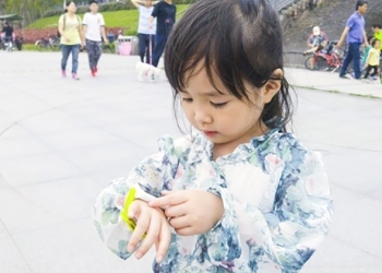 日本研究直指 智慧型手機是毀了學童視力的主因 之一