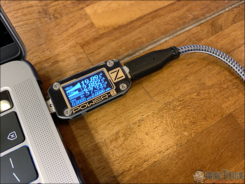TOOTO 開箱 、評測 ：PD1 快充充電器、USB-C to C PD5A 充電線、USB-C to A 充電線(支援華為40W快充) - 電腦王阿達