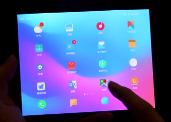 國外大神爆料疑似 小米摺疊手機 的實機操作影片 具備三摺設計 - 電腦王阿達