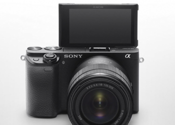SONY A6400 終為此系列帶來自拍螢幕，只可惜不是大家想要的那樣