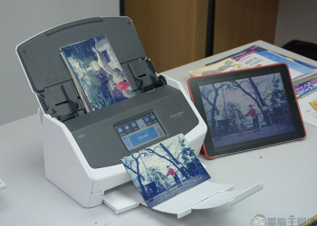 富士通推出最新多功能掃描器 Fujitsu ScanSnap iX1500 ，名片、雜誌、相片自動掃瞄無往不利