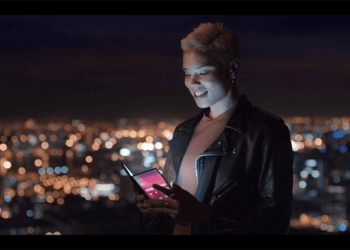 三星影片透露新型態螢幕使用體驗，其中包含螢幕可凹折手機設計