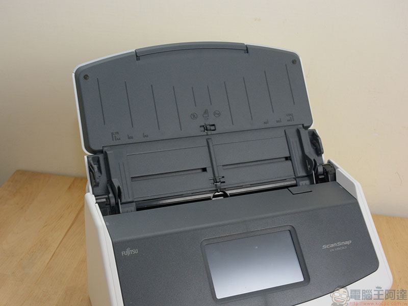 自炊神器 Fujitsu ScanSnap iX1500 掃描器 開箱、實測 ，給你每分鐘 60 面的全方位超快感 - 電腦王阿達