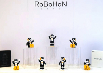 夏普推出三款新版機器人手機 RoBoHoN ，價格依然驚人