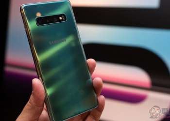 三星 Galaxy S10 系列發表動手玩，「可折疊」旗艦 Galaxy Fold 也如約正式降臨
