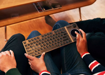 海盜船推出強調娛樂性的新款 Corsair K83 無線鍵盤 ，控制客廳裡的多媒體產品更得心應手