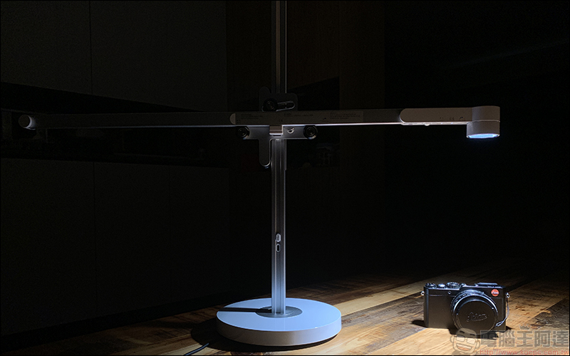 Dyson Lightcycle 檯燈 開箱動手玩：全能、全時的工作最佳夥伴 - 電腦王阿達