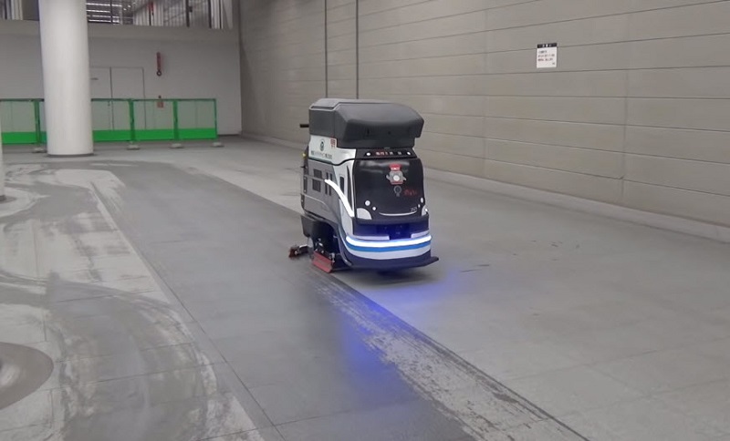 日本東急線澀谷站與橫濱站 引進 電車造型自動清掃機器人 - 電腦王阿達