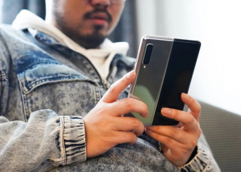 拆解三星Galaxy Fold：內部複雜程度堪比機械手錶