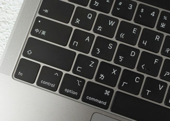 針對 MacBook 鍵盤故障 狀況 ， Apple Store 準備提供隔日完修措施