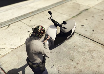 有人把 Gogoro 帶到 GTA5 「試乘」啦！越野、下水（？）樣樣來