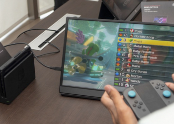 [ COMPUTEX 2019 ] 240Hz 電競螢幕也能「可攜」 ROG STRIX XG17 攜帶式螢幕發表動手玩