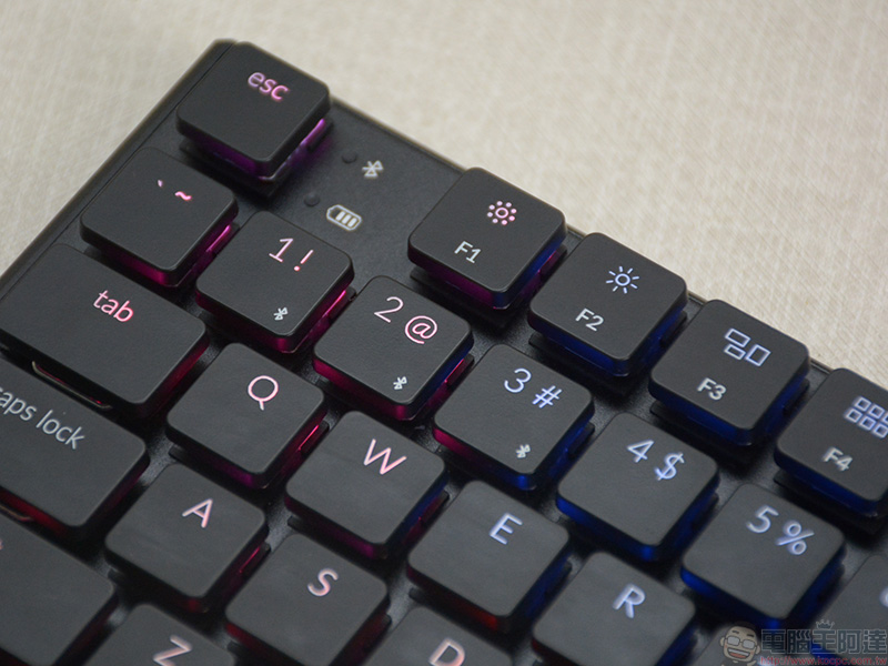 集資商品 Keychron K1 Version 2 機械式鍵盤 開箱動手玩，有線、藍牙雙模可相容四種系統 - 電腦王阿達