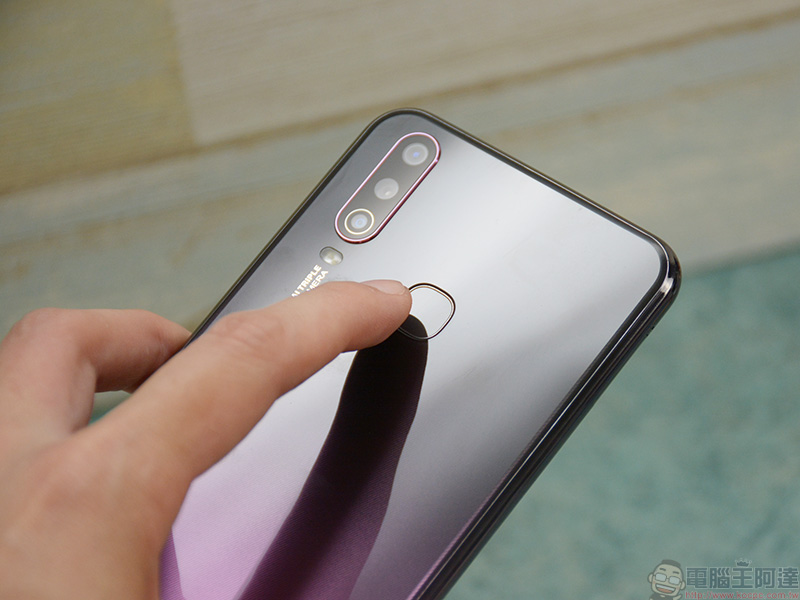 大容量、大電量、大螢幕 vivo Y17 開箱 、實測、介紹 ，父親節送禮高 CP 首選 - 電腦王阿達