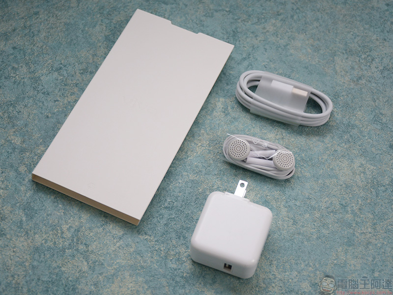 大容量、大電量、大螢幕 vivo Y17 開箱 、實測、介紹 ，父親節送禮高 CP 首選 - 電腦王阿達